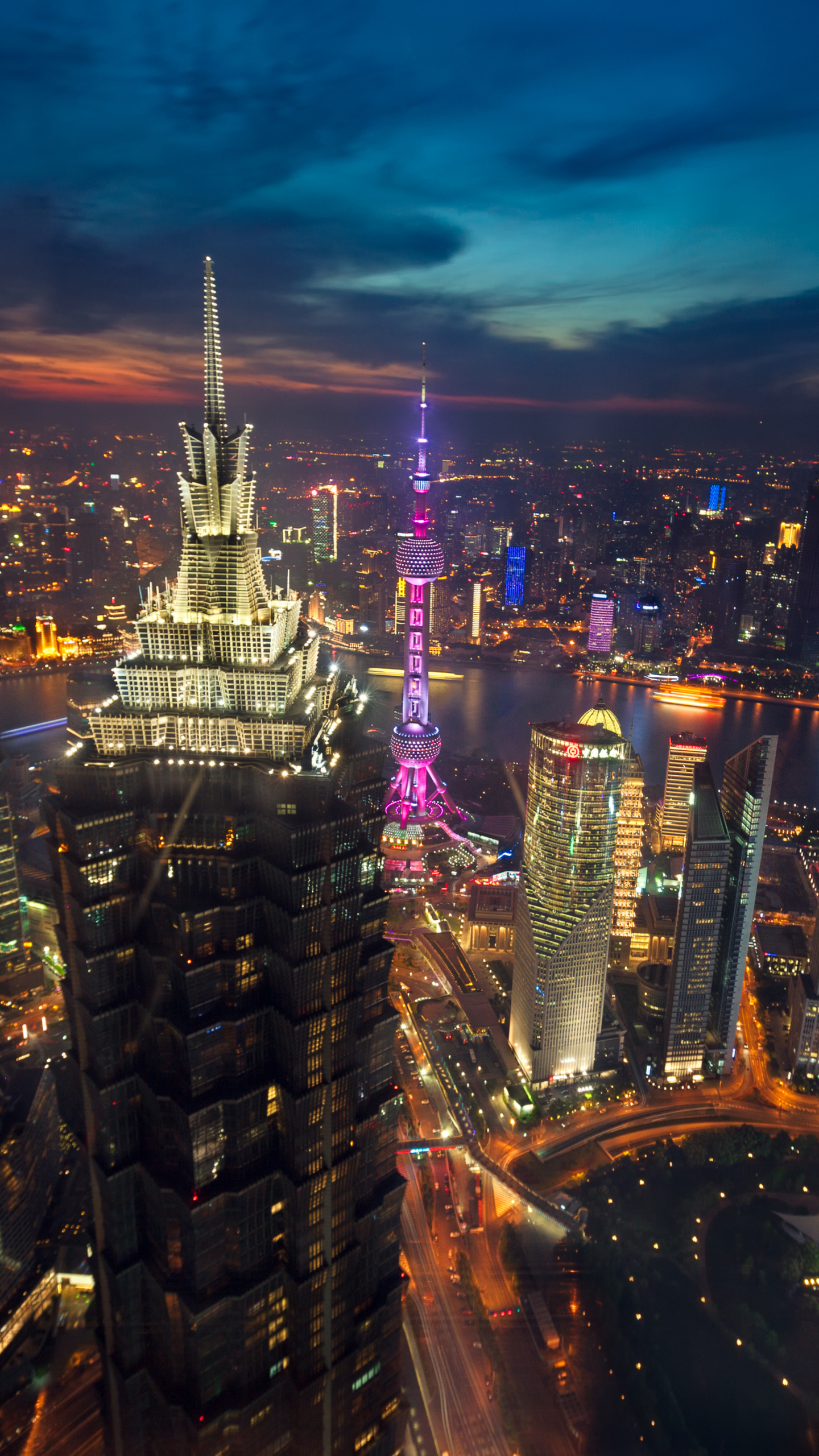 Скачать картинку Города, Ночь, Архитектура, Китай, Шанхай, Воздушный, Антенна, Сделано Человеком, Кита́й в телефон бесплатно.