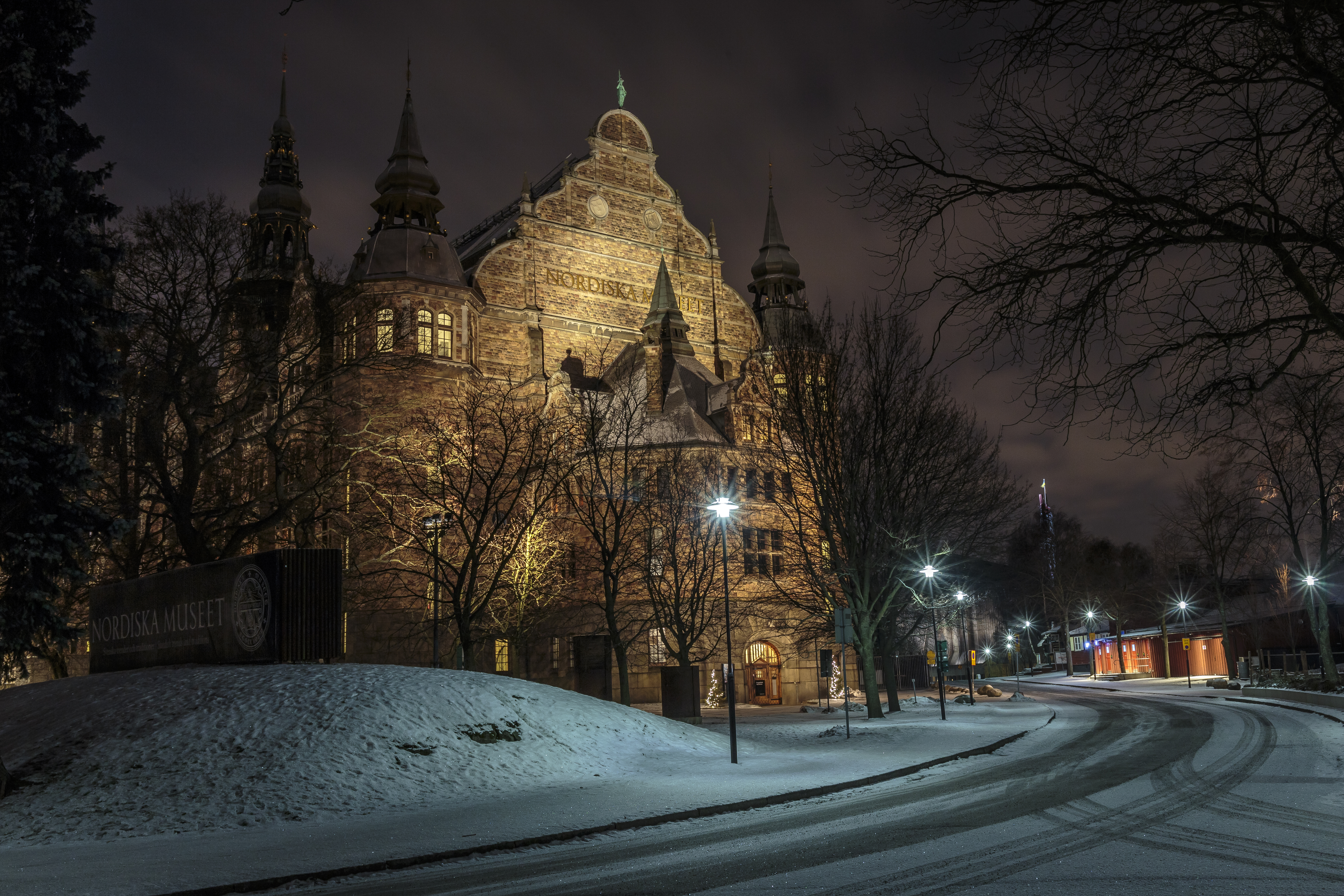 Handy-Wallpaper Winter, Gebäude, Stockholm, Schweden, Nacht, Menschengemacht, Innerortsstraße kostenlos herunterladen.
