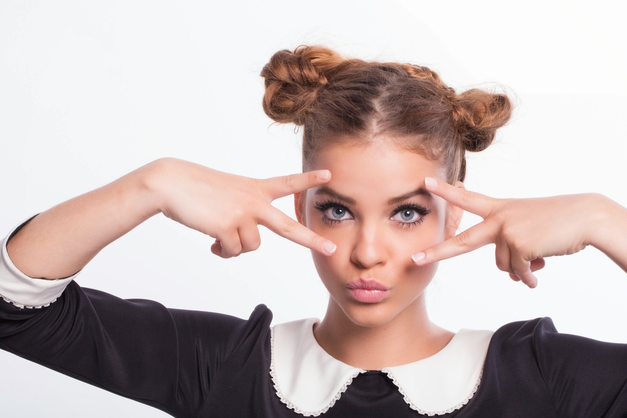 Téléchargez gratuitement l'image Visage, Yeux Bleus, Brune, Célébrités, Top Model, Barbara Palvin sur le bureau de votre PC