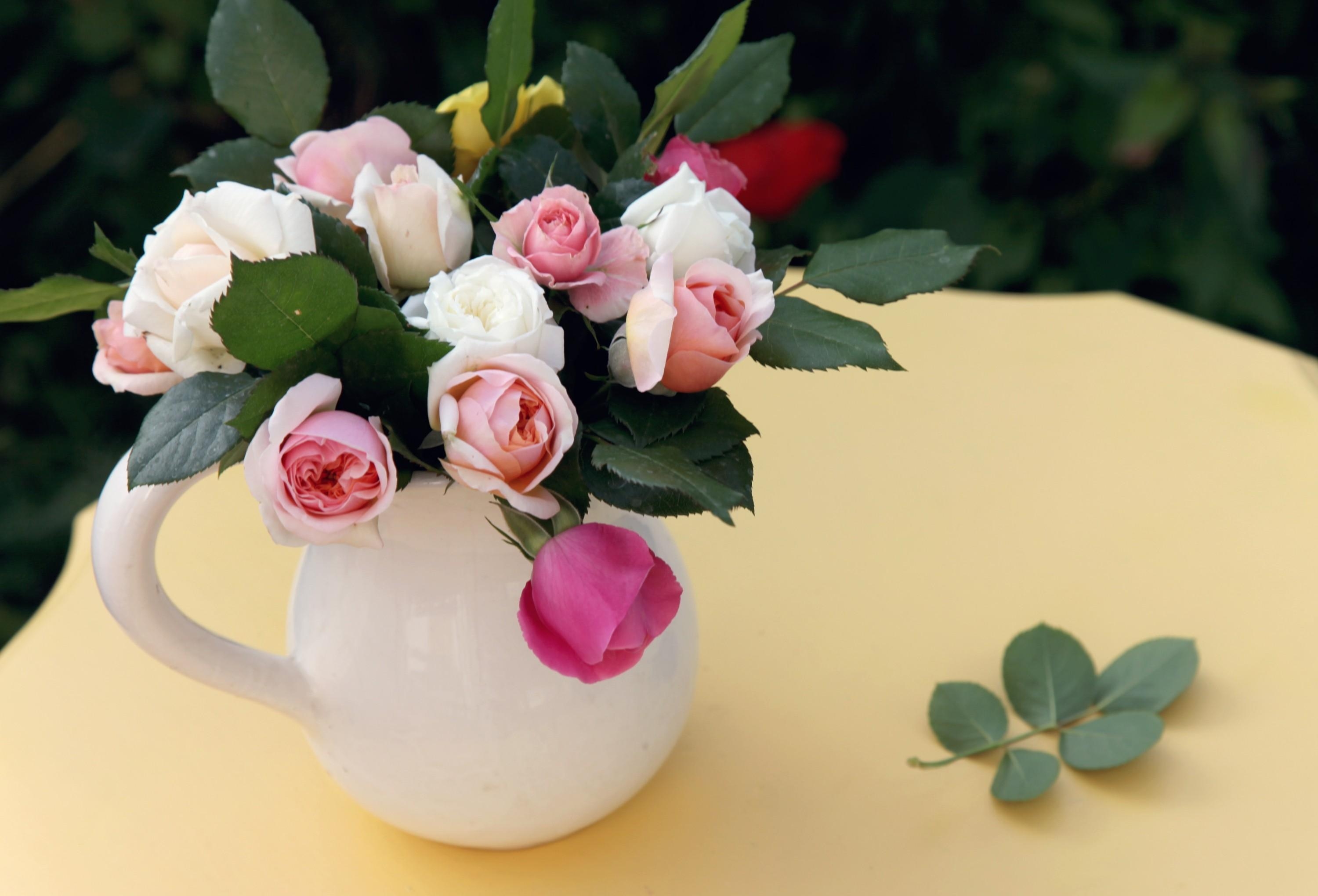 table, flowers, roses, bouquet, jug Full HD