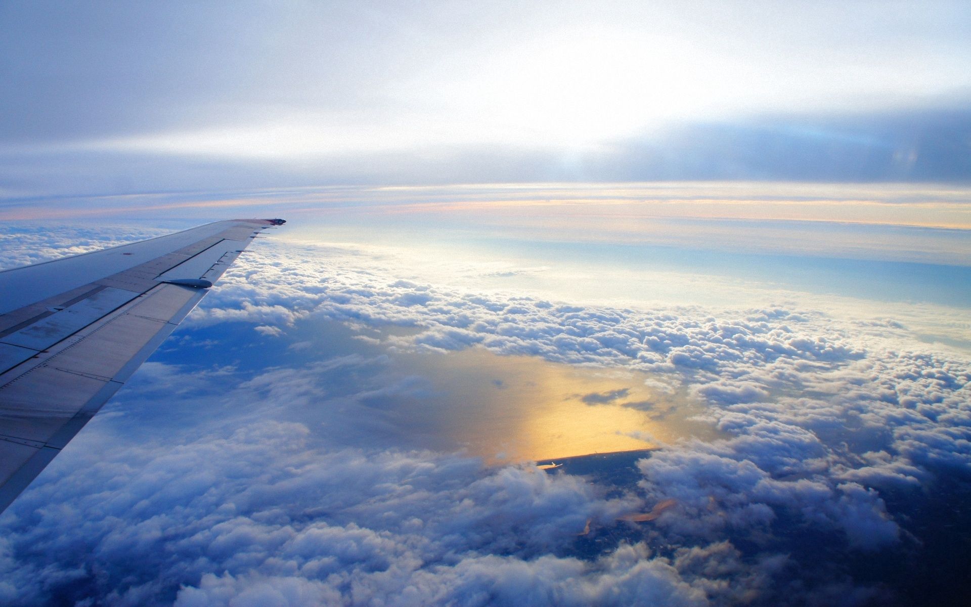 57137 скачать картинку самолет, природа, небо, облака, полет, высота, крыло, парение - обои и заставки бесплатно