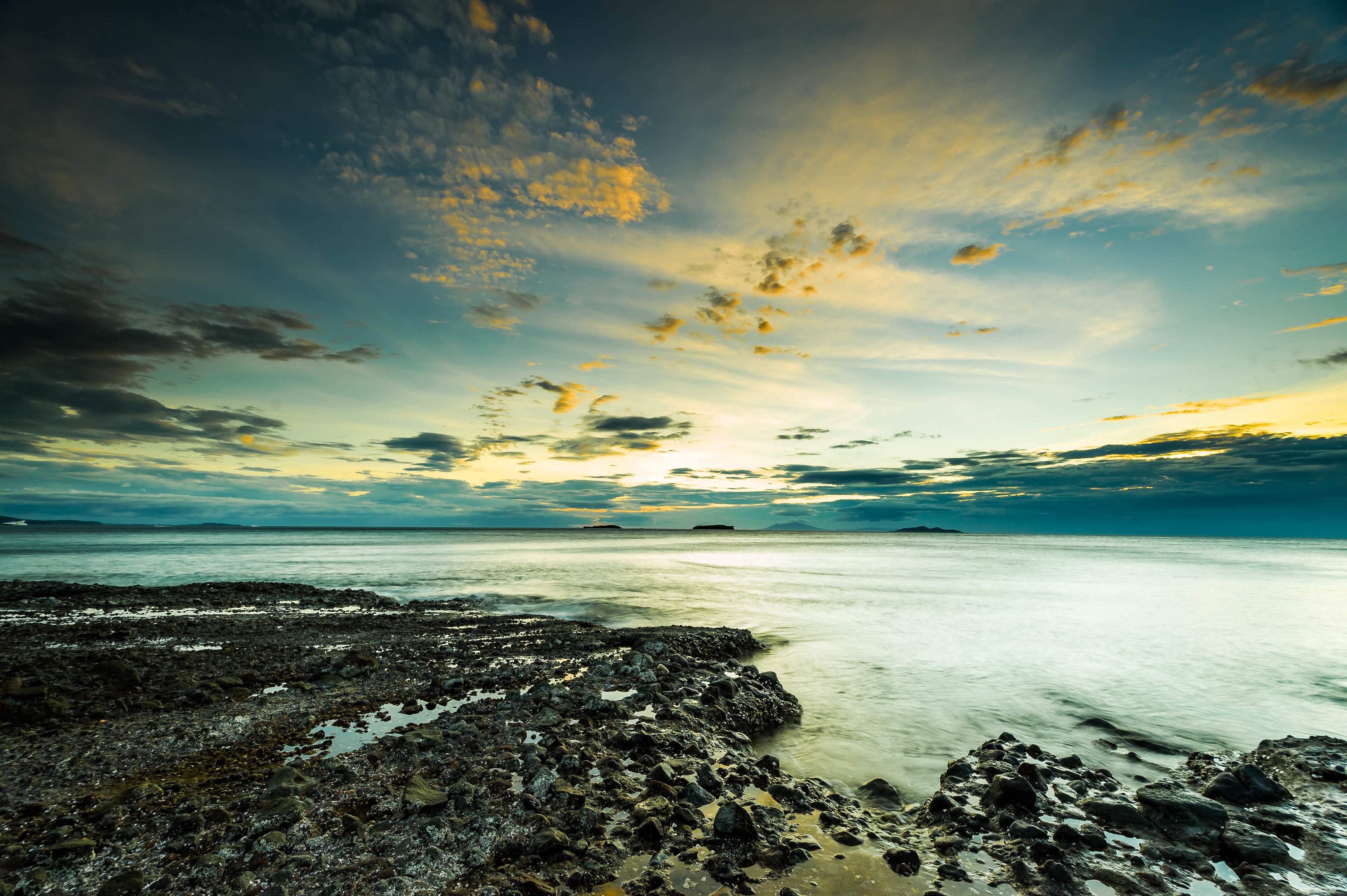 Descarga gratuita de fondo de pantalla para móvil de Piedra, Una Roca, Cielo, Naturaleza, Mar, Costa.