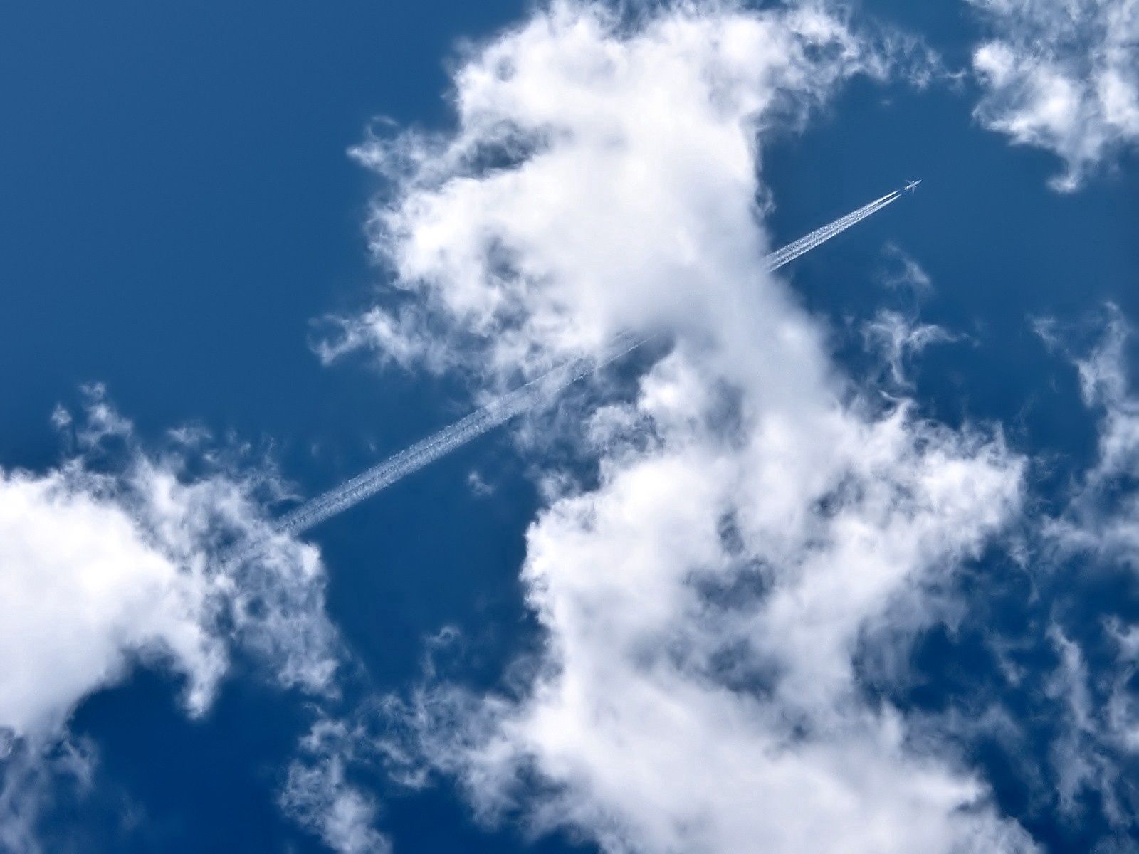 無料モバイル壁紙自然, 雲, 青い, 追跡, 跡, スカイ, 飛行機をダウンロードします。