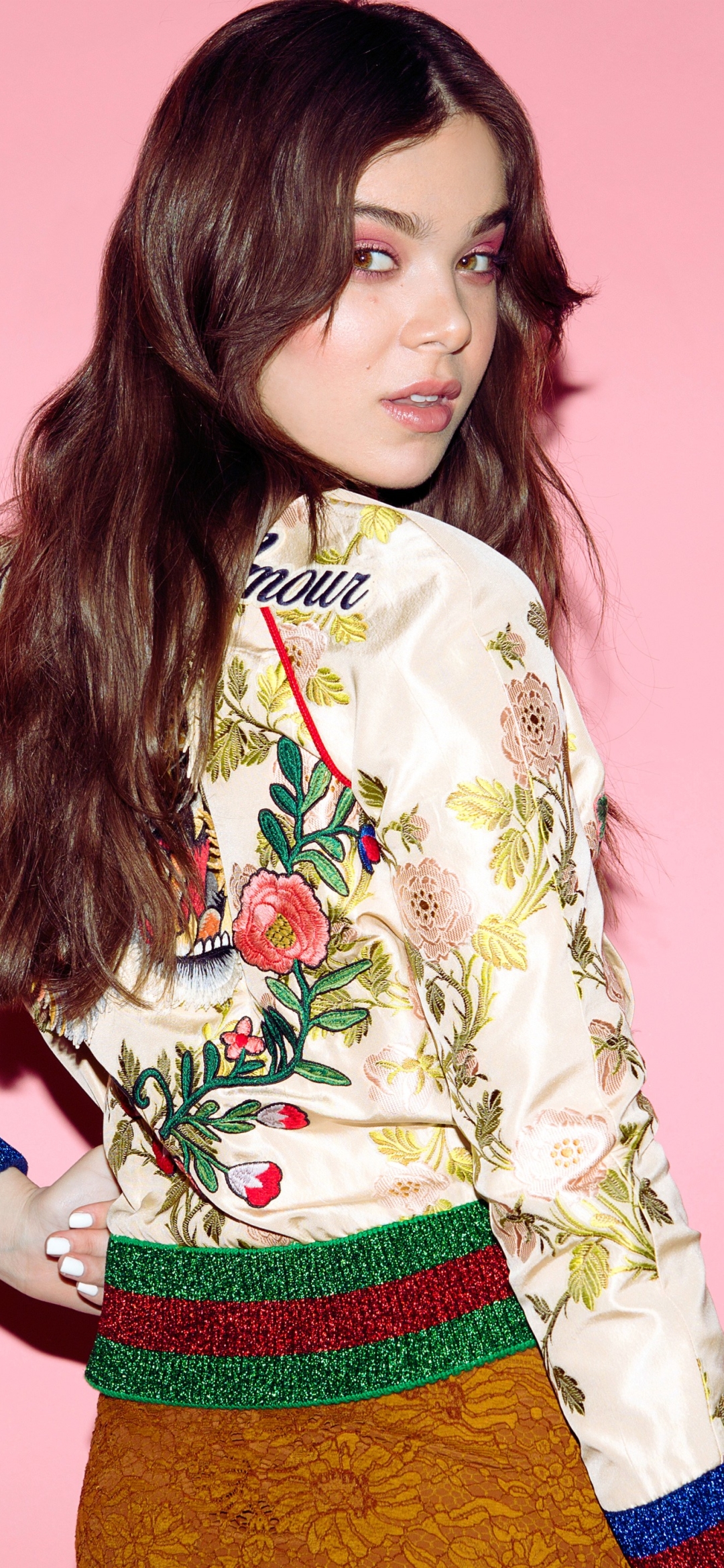 Download mobile wallpaper Singer, Brunette, Celebrity, Actress, Hailee Steinfeld for free.