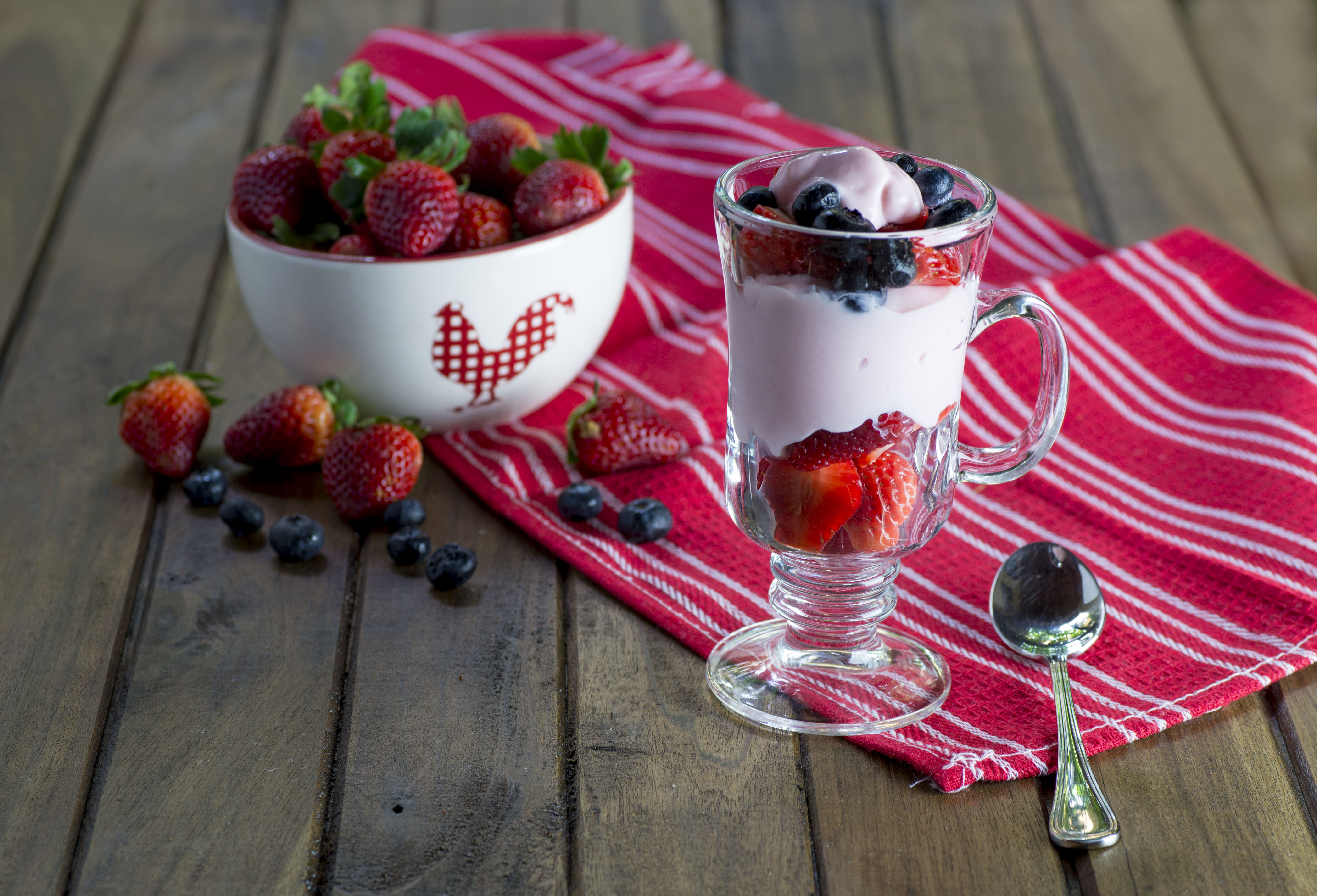 Free download wallpaper Food, Strawberry, Dessert, Blueberry, Still Life, Berry, Fruit on your PC desktop