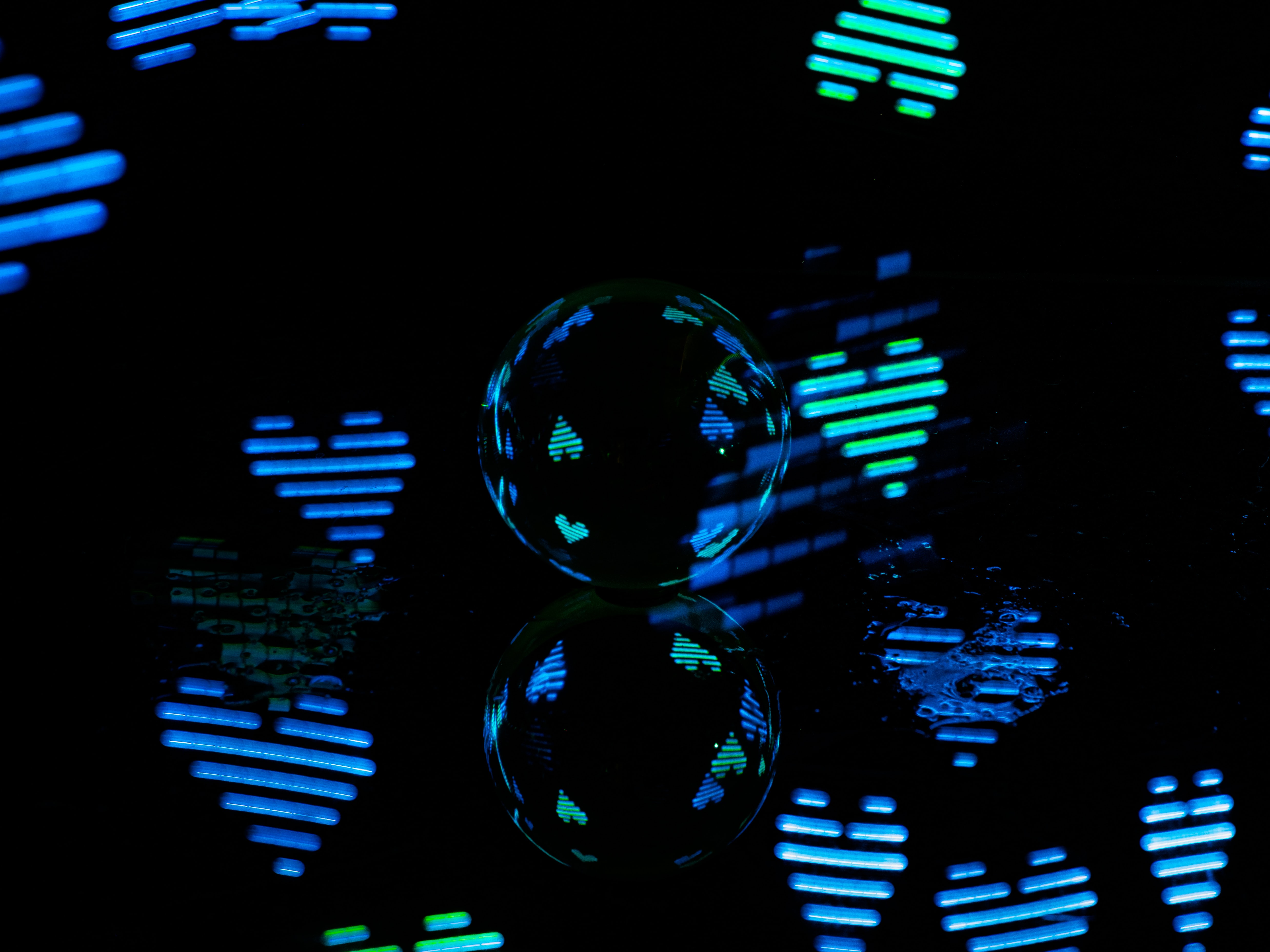 Download mobile wallpaper Reflection, Heart, Ball, Dark, Neon for free.